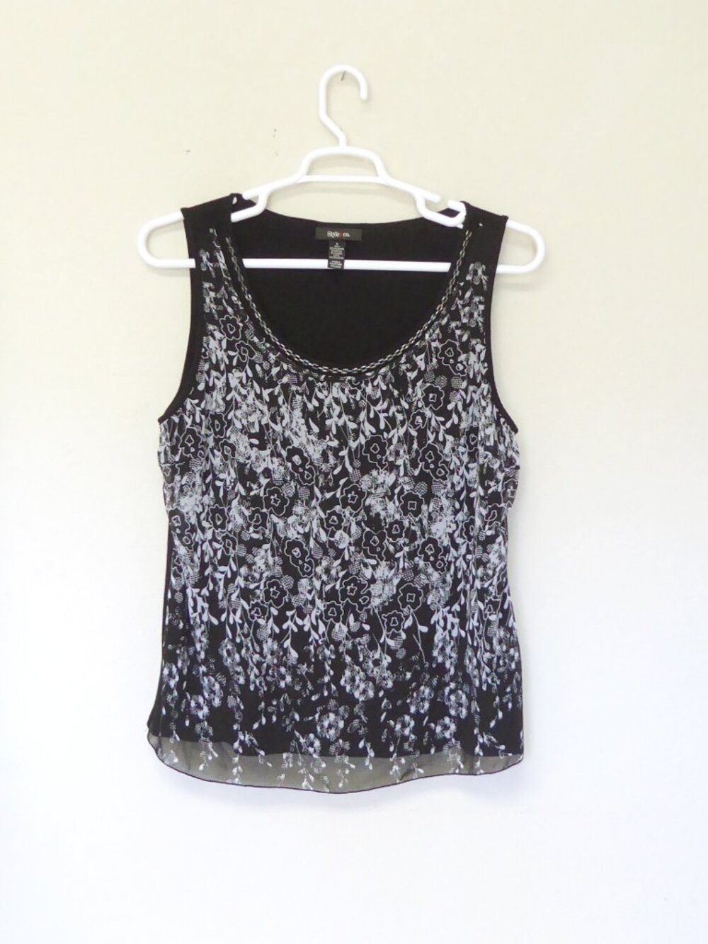 Style and Co black and white floral chiffon layered beaded tank top size large